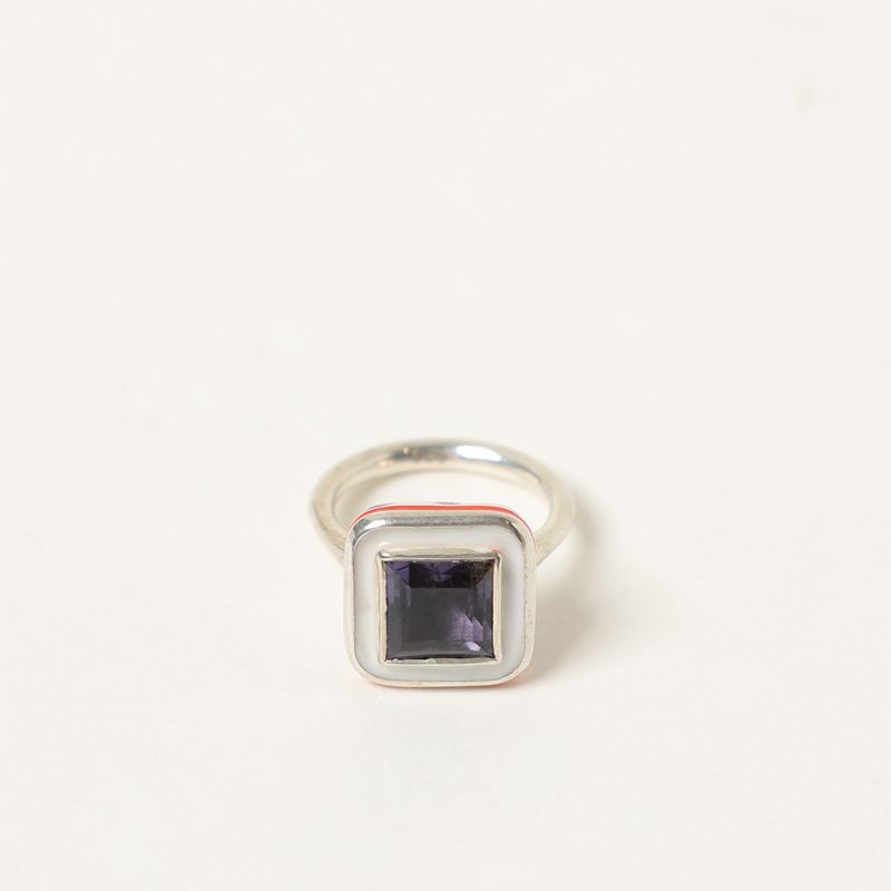 Anello quadrato con smalti