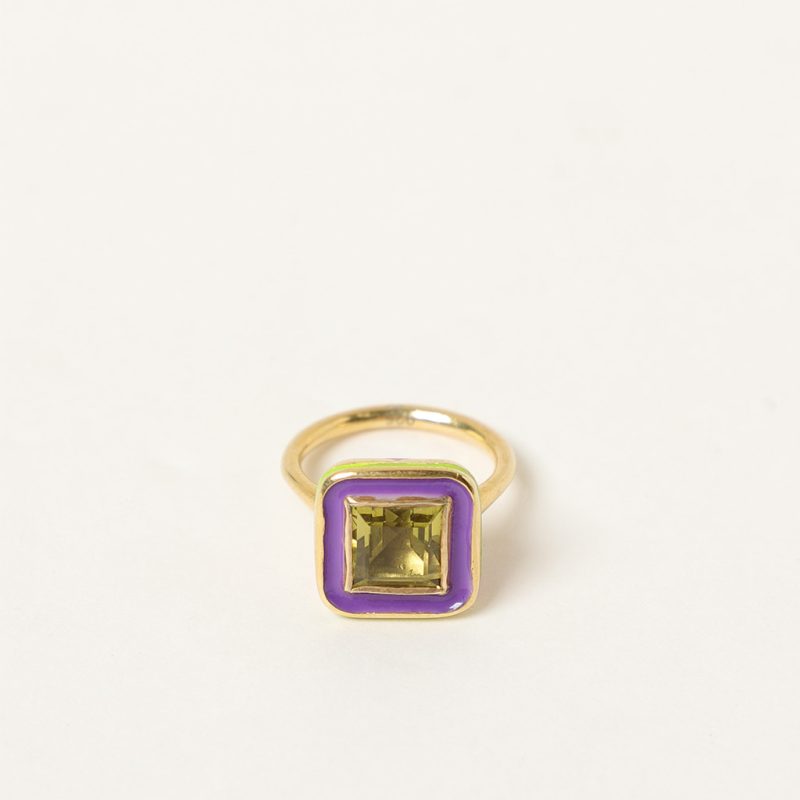 Anello quadrato con smalti
