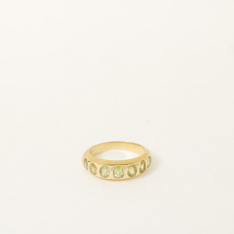 Anello medievale dorato con 7 pietre