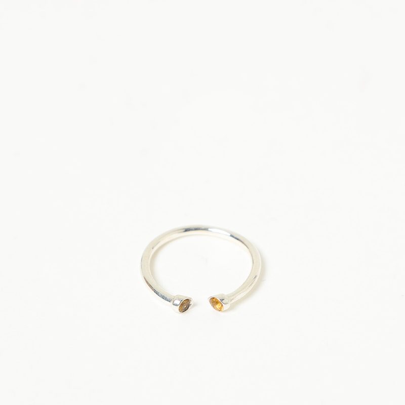 Anello delicato aperto
