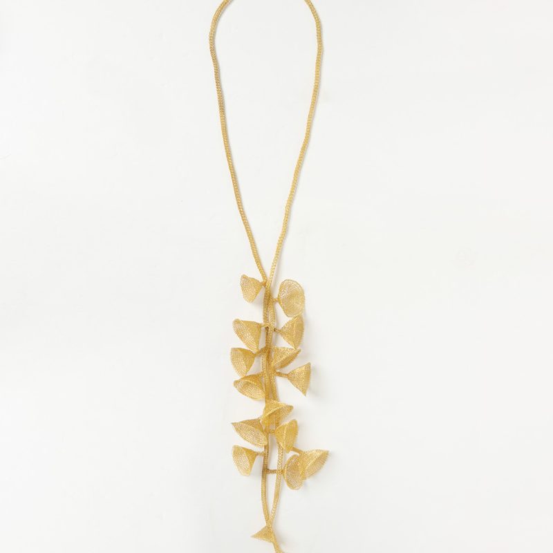 Collana di fiori in ottone