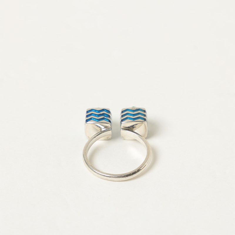Anello aperto con smalti blu