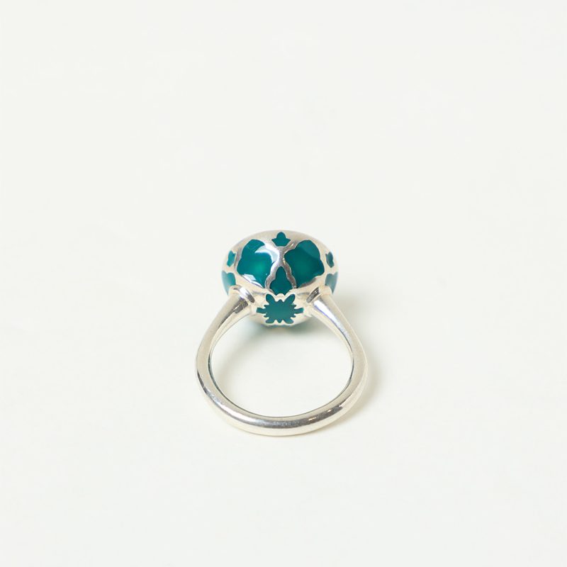 Anello rotondo con smalti