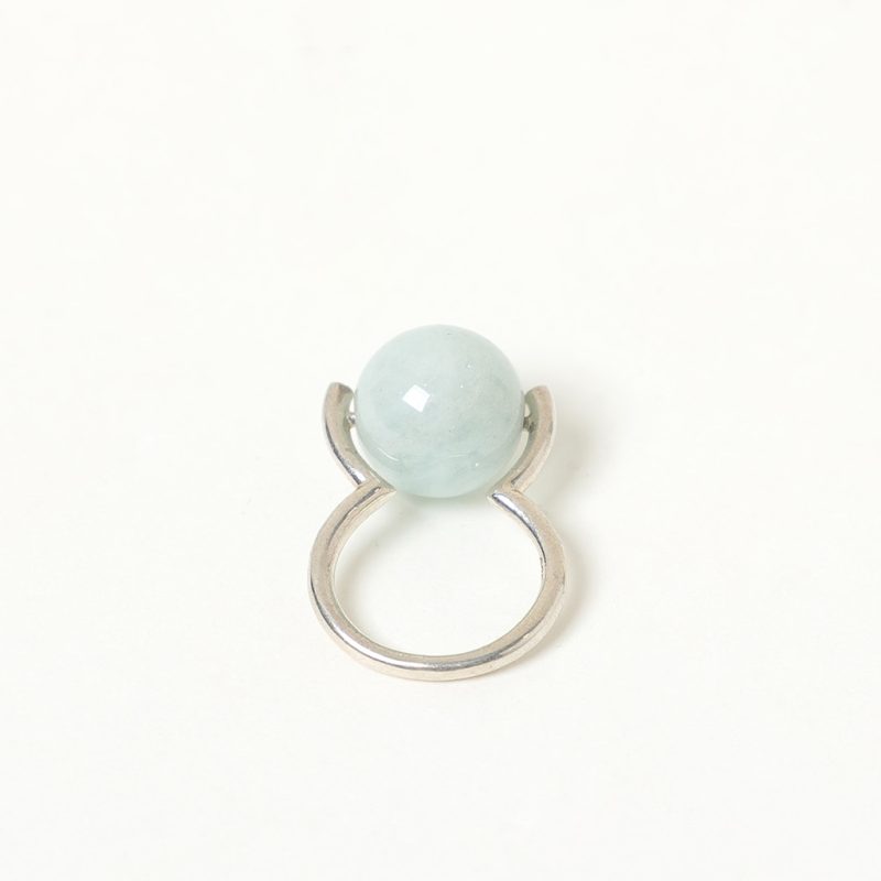 Anello con calcedonio sospeso